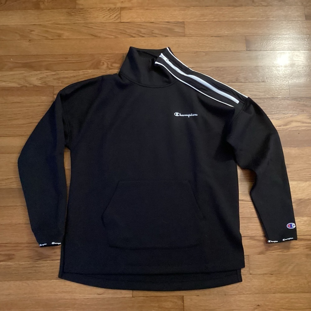 Champion Black Women’s Sweatshirt NWOT